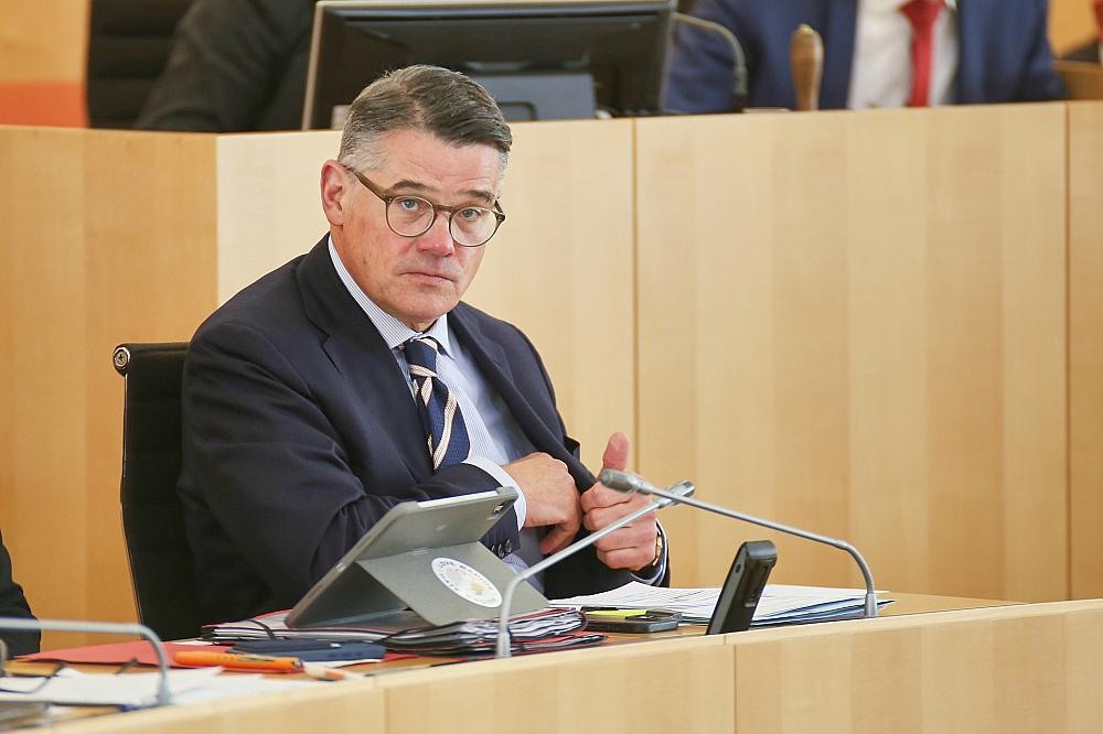 Rhein fordert Distanzierung von Gewalt in Gießen Boris Rhein (Archiv)