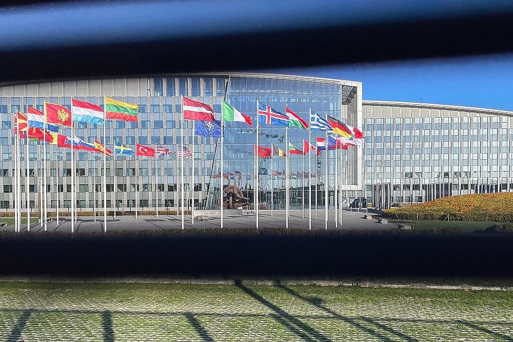 US-Nato-Botschafter kritisiert Käufe von Öl aus Russland Nato-Hauptquartier (Archiv)