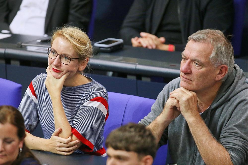 Linken-Chefs wollen Kriegsdienstverweigerern helfen Ines Schwerdtner und Jan van Aken (Archiv)