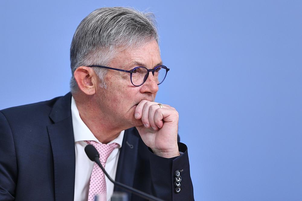 Städte- und Gemeindebund will „Überforderungsschutz“ für Kommunen Ralph Spiegler am 11.11.2025
