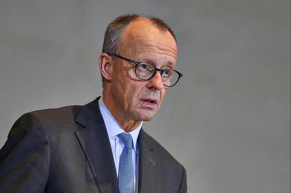 Merz spricht mit Tusk über Sabotageakt auf polnische Bahntrassen Friedrich Merz am 19.11.2025