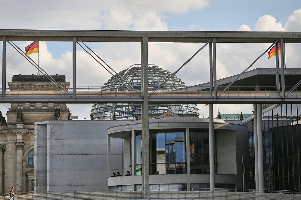 Vertrauen in den Staat sinkt weiter Deutscher Bundestag (Archiv)