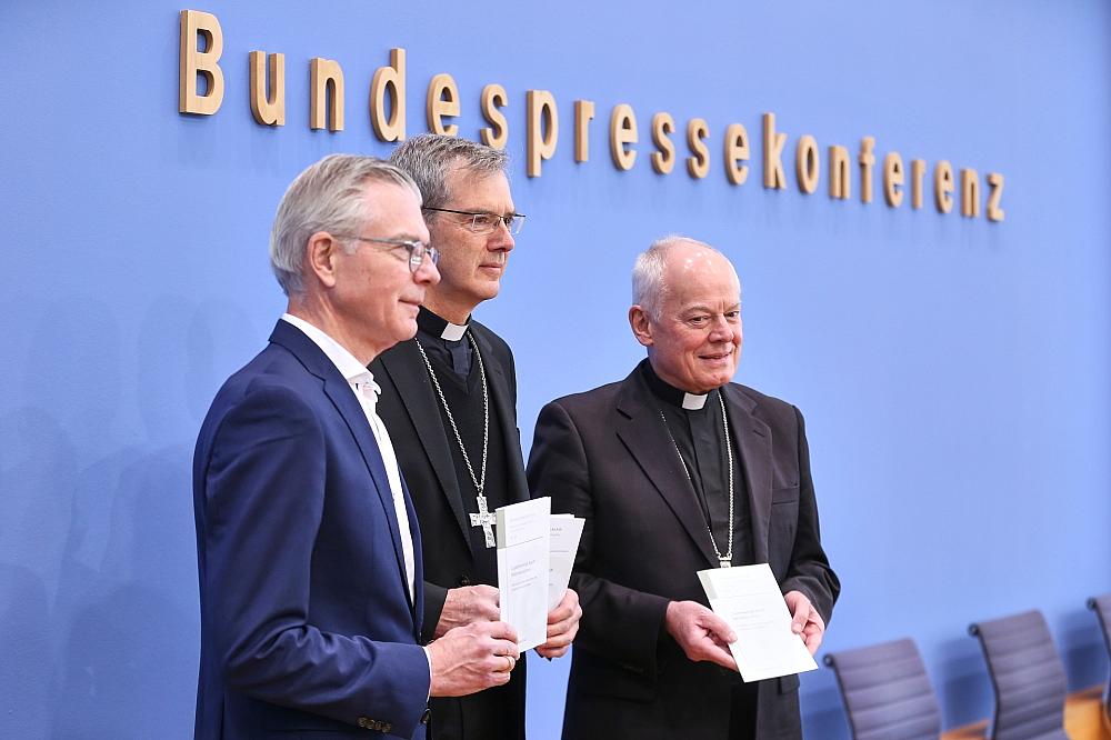 Bischöfe drängen auf Versachlichung der Debatte über Sozialreformen PK "Zusammenhalt durch Reformen sichern" am 11.12.2025