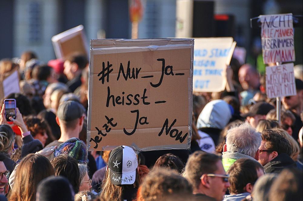 Sexualstrafrecht: Junge Union und Jusos offen für Ja-heißt-Ja-Modell