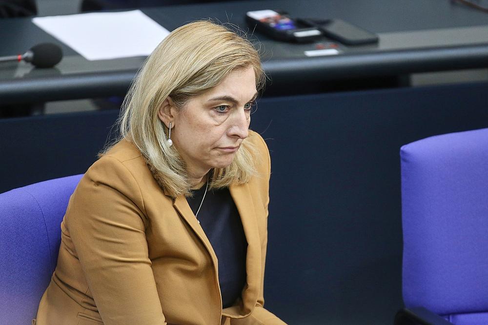 Dehoga warnt vor Jobverlust durch Warken-Pläne