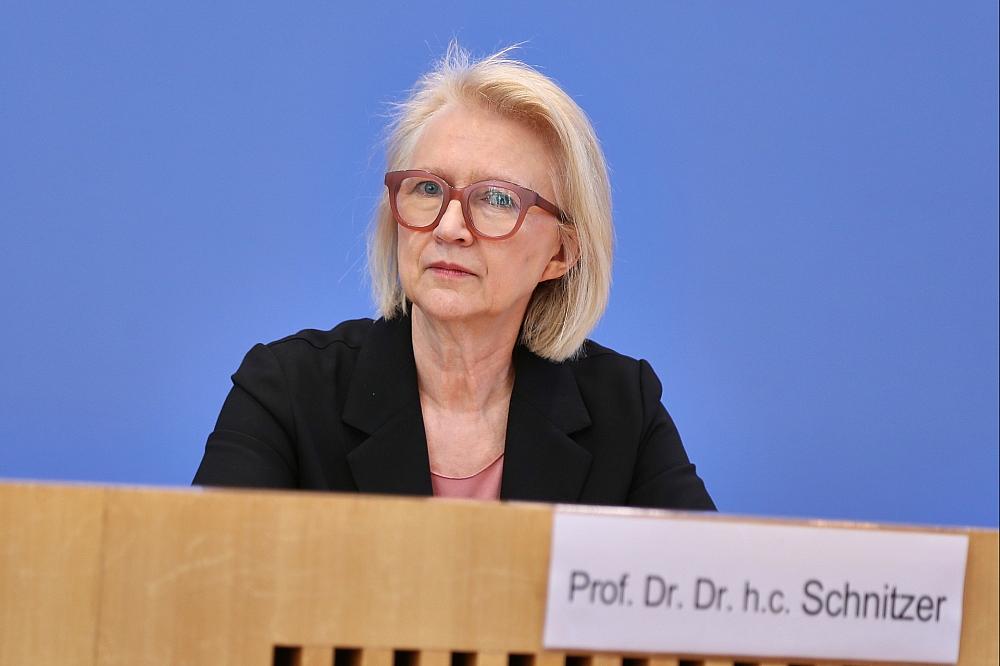 Wirtschaftsweise Schnitzer fordert Einschränkung von Minijobs