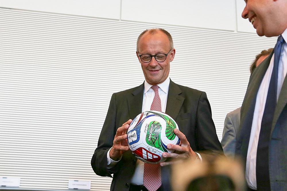 Bundesregierung begrüßt deutsche WM-Bewerbung