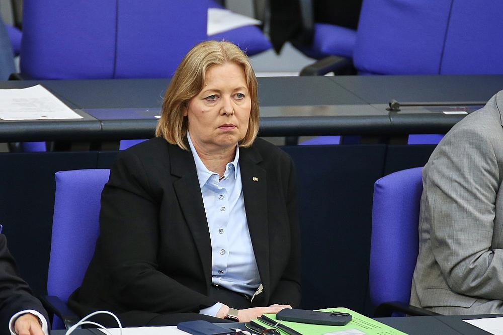 Union kündigt Widerstand gegen Arbeitszeit-Pläne von Bas an