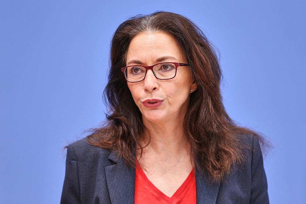 DGB-Chefin Fahimi kritisiert Rentenkommission