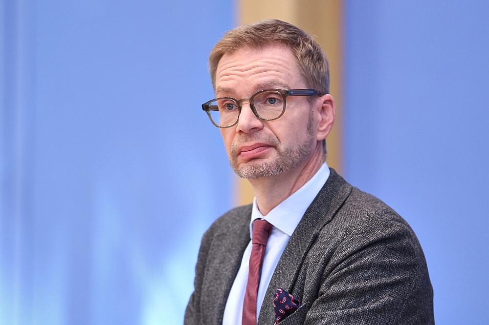 Steuerzahlerbund fordert Reduzierung von Verbeamtungen