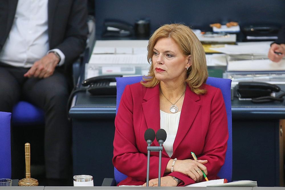 Klöckner kritisiert Social-Media-Fokus von Abgeordneten