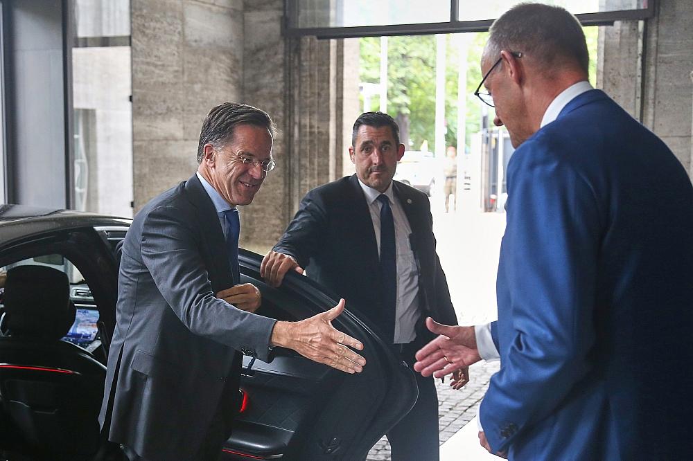 Nato-Generalsekretär zu Gast im Bundeskabinett
