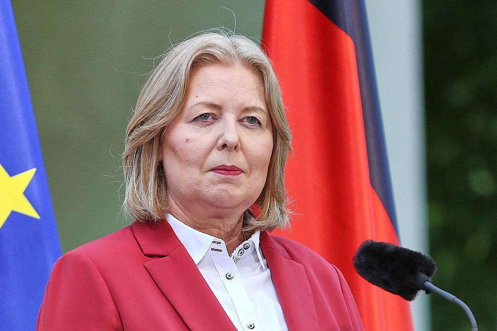 Bas will Auswirkungen von Attestpflicht prüfen