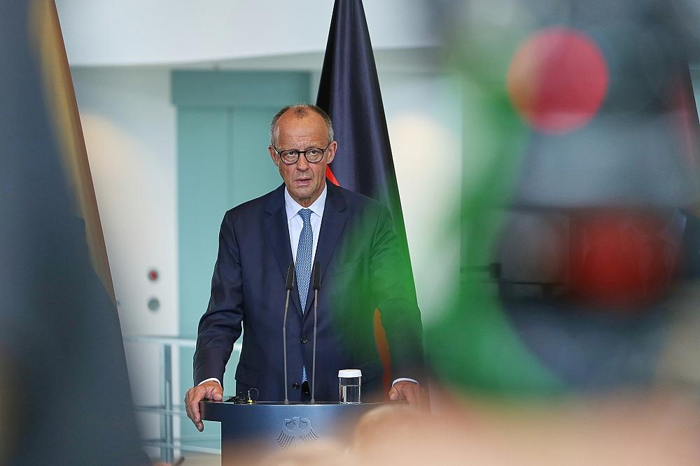 „Love in the air“ – Merz lobt Trump nach Nato-Gipfel