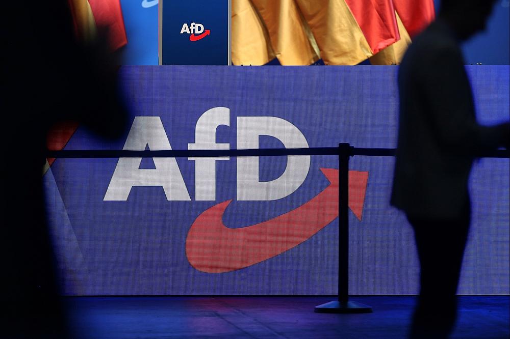 Ostbeauftragte verteidigt Überlegungen zu AfD-Verbotsverfahren