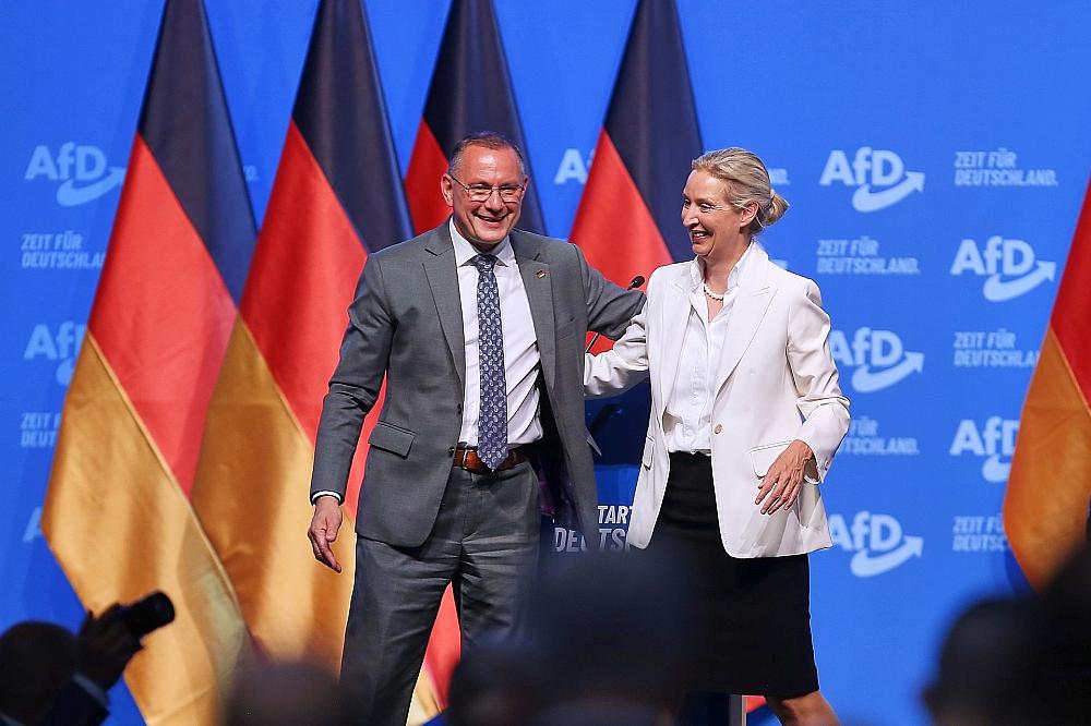 Weidel und Chrupalla schwören AfD auf Regierungsverantwortung ein