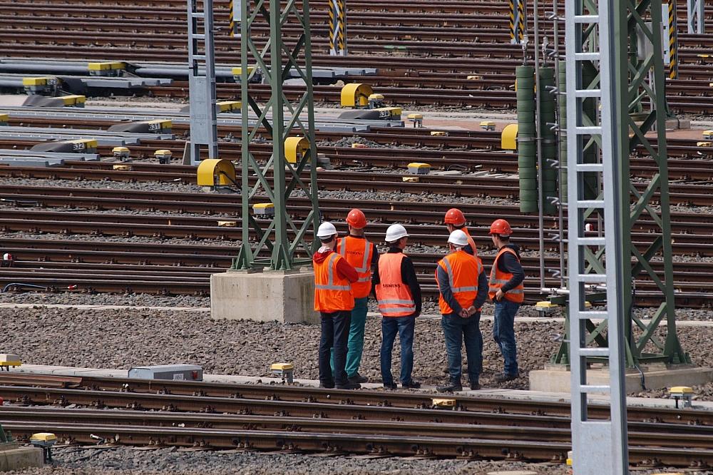 Studie: Mehr Tarifbindung erhöht Lohnquote nicht automatisch