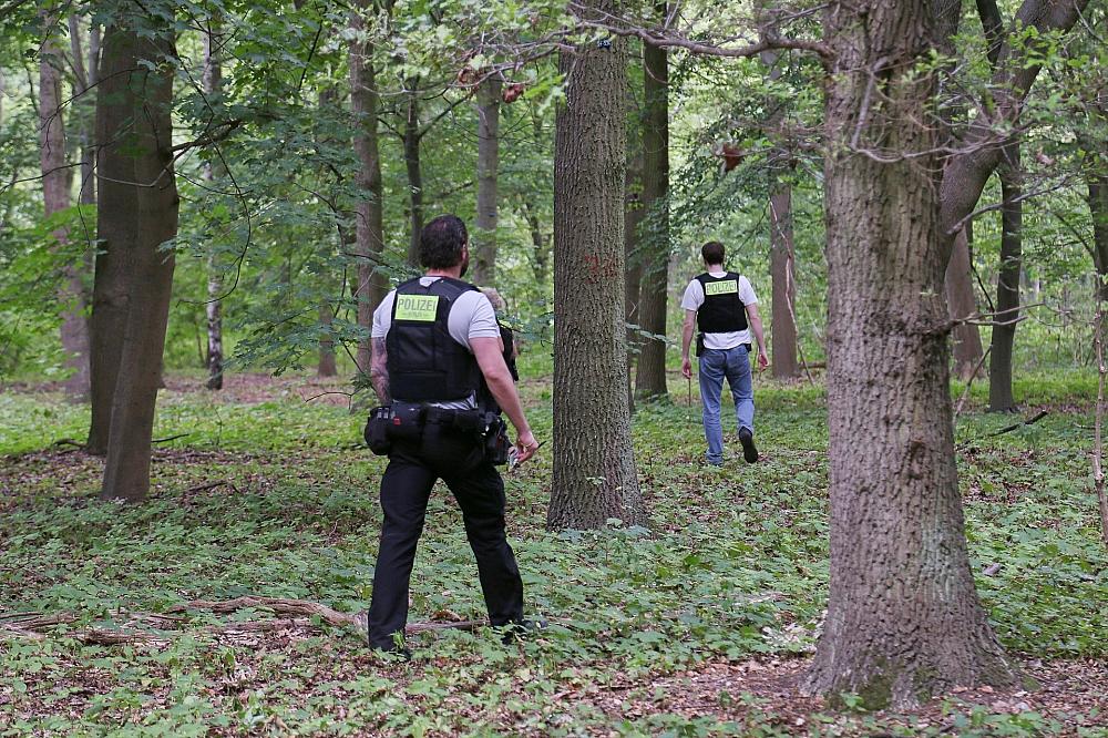 Polizei durchsucht nach CSD-Anschlag Gebiet um Tatfahrzeug