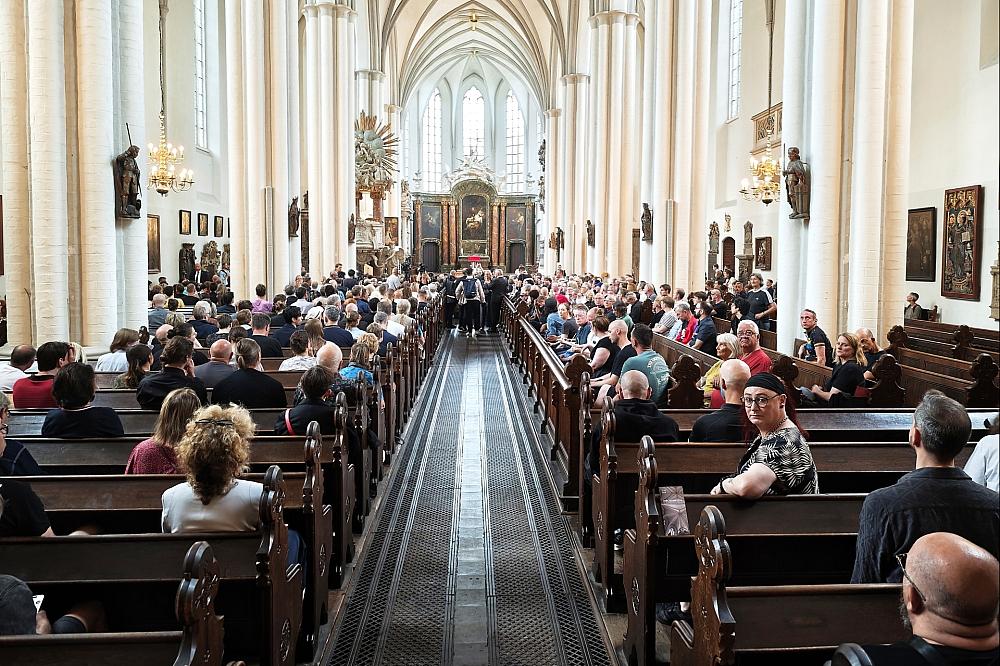 Mehrere Hundert bei Andacht nach CSD-Anschlag
