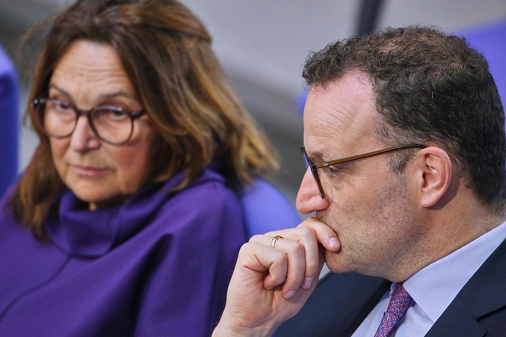 Leihmutterschaft: Frauen-Gruppe der Unionsfraktion attackiert Spahn