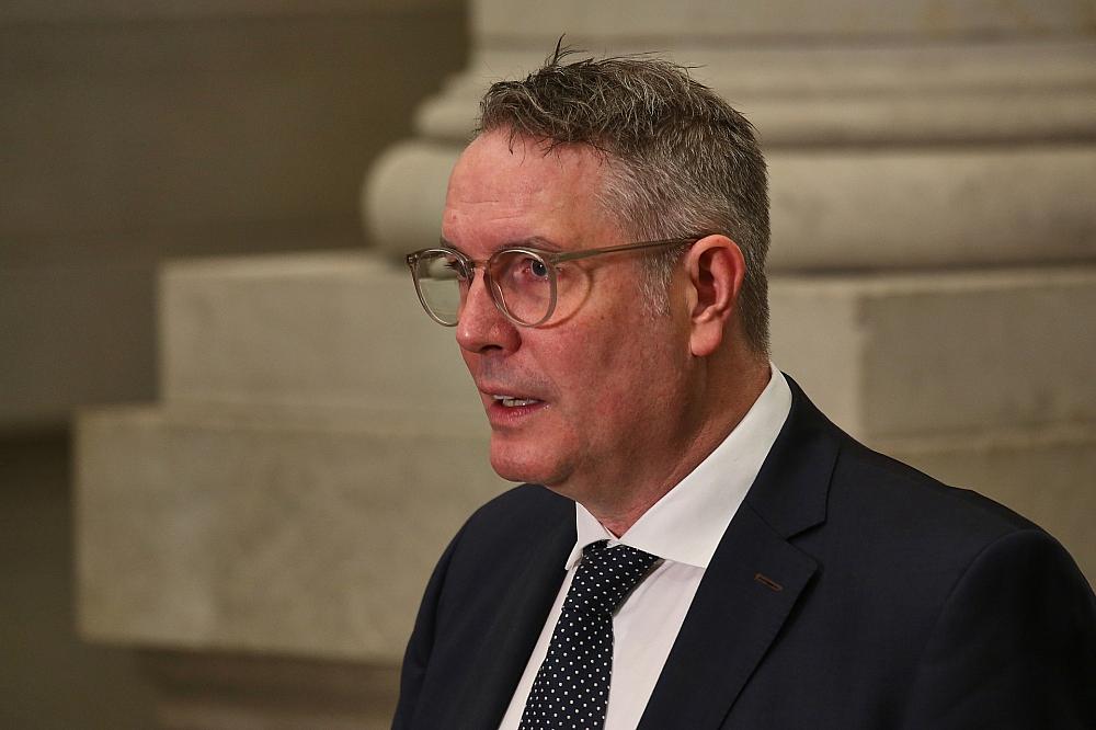 Schweitzer pocht auf Frau als Bundespräsidentin