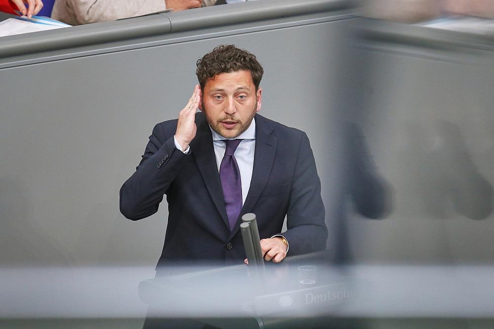 Grünen-Chef kritisiert Attestpflicht als „Quatsch“