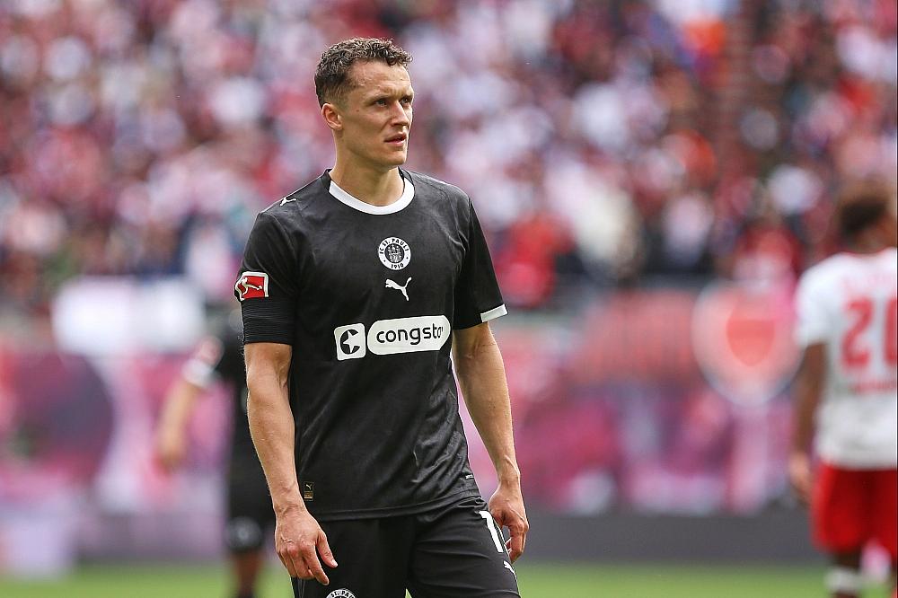 DFB-Pokal: Freiburg und Paderborn souverän – RWE schlägt St. Pauli