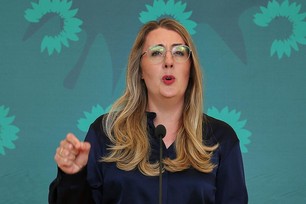 9.600 Hitztetote: Dröge kritisiert Schweigen des Kanzlers
