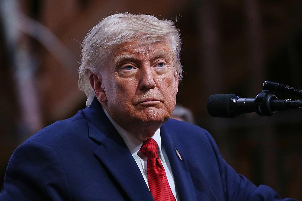 Trump setzt Iran-Angriffe aus und sieht Fortschritte für Abkommen