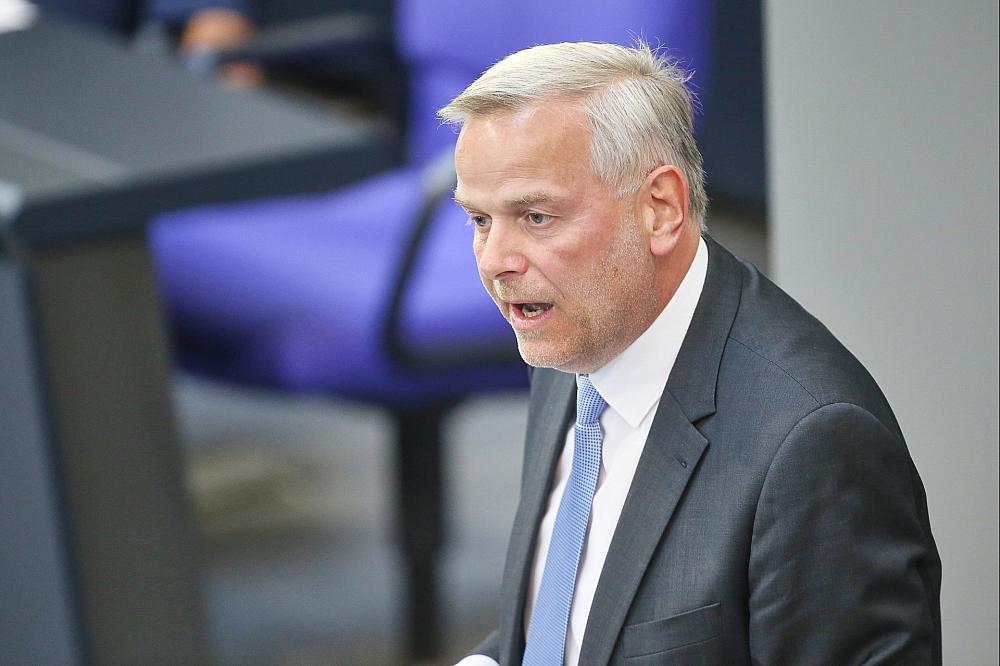 AfD-Politiker Holm bezeichnet Renten-Rebellion als „Rollenspiel“