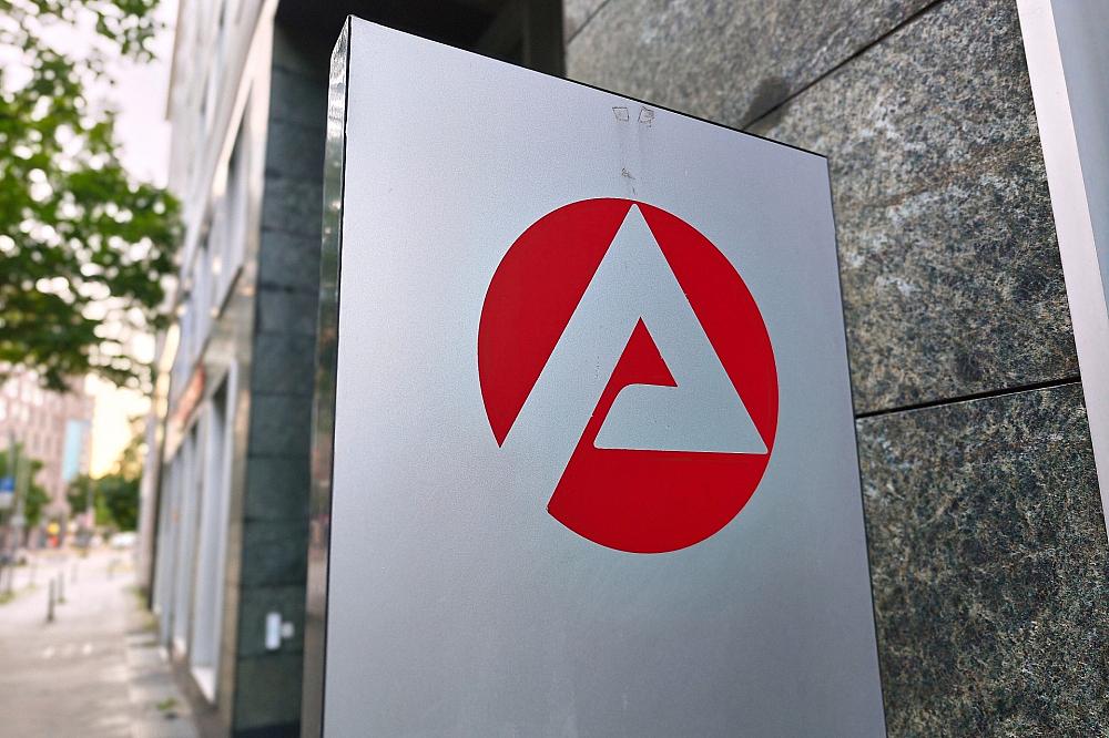 Anteil befristet Beschäftigter leicht gesunken