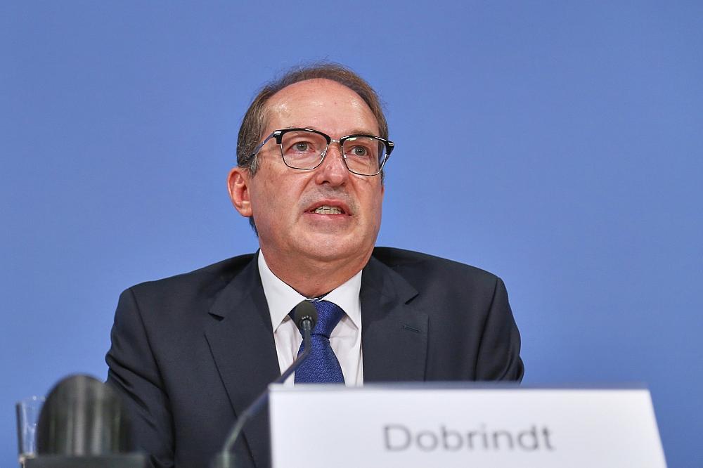Dobrindt verdoppelt Anti-Drohnen-Einheiten der Bundespolizei