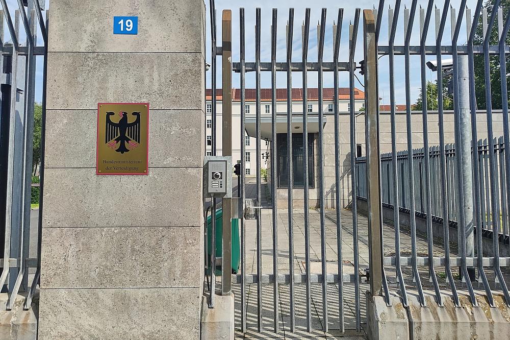 Ministerium plant Vorhalteverträge mit Rüstungsindustrie