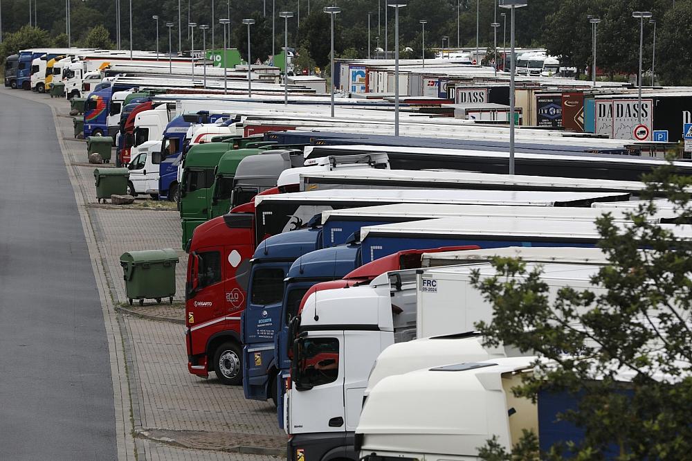 Bilger erwägt Aufhebung des Lkw-Sonntagsfahrverbots