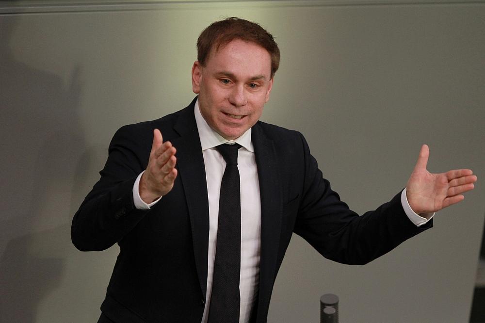 BPB: Ullrich will Demokratiekrise aktiv begegnen