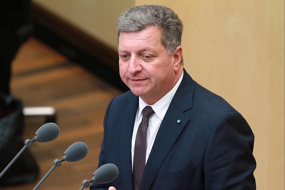 Bernreiter unterstützt befristete Aufhebung des Lkw-Fahrverbots