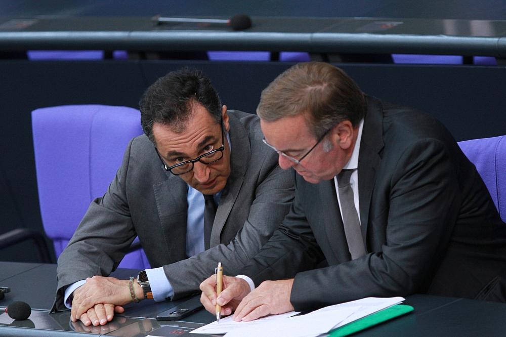 Özdemir und Pistorius fordern AfD-Verbotsantrag