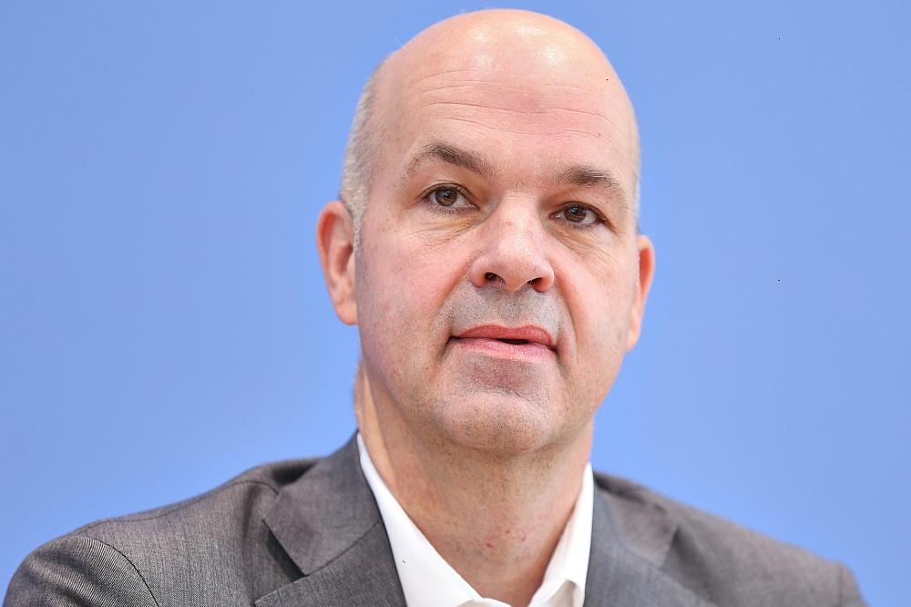 DIW-Präsident: Abschaffung der Rente mit 63 unverzichtbar