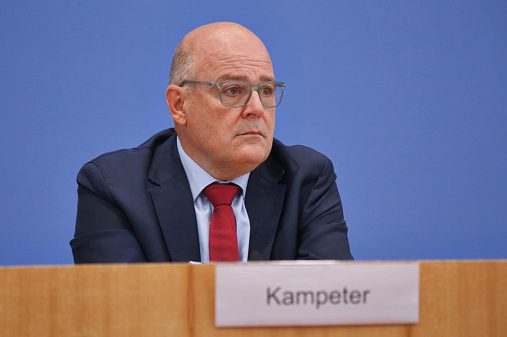 Arbeitgeber kritisieren Debatte um Rente mit 63