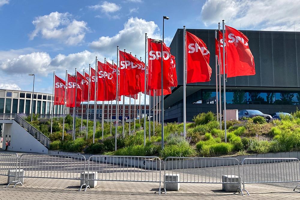 SPD-Politiker fordern Sonderparteitag im Herbst
