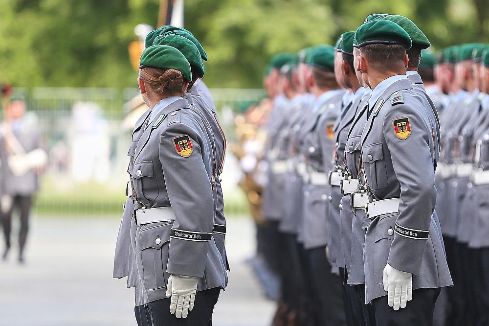 Bundeswehr schreibt ehemalige Wehrdienstleistende an