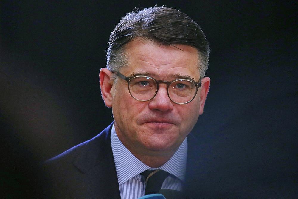 Rhein lehnt Steuererhöhungen kategorisch ab