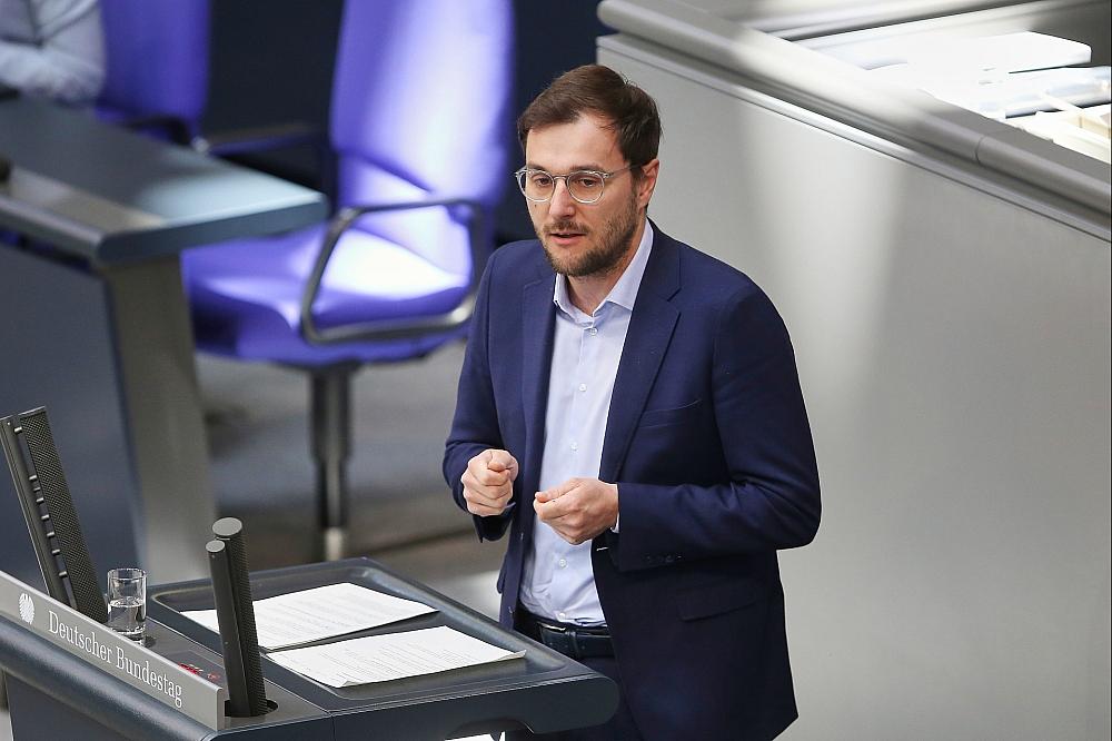 Politiker fordern Sicherheitscheks für Forschungseinrichtungen