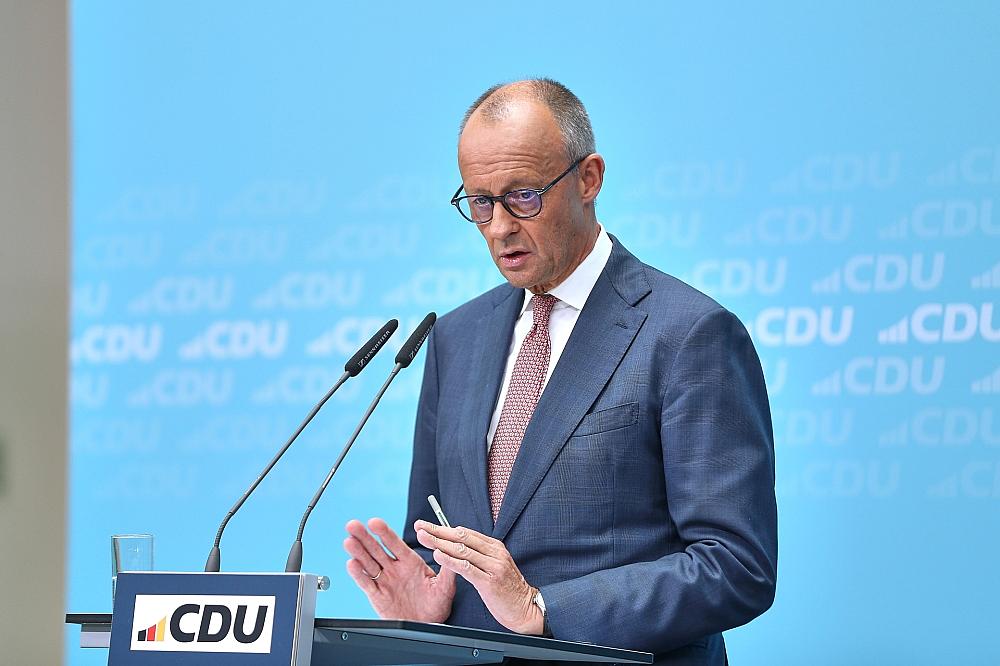 Sprecher: Merz stellt Krankenversicherungssystem nicht infrage