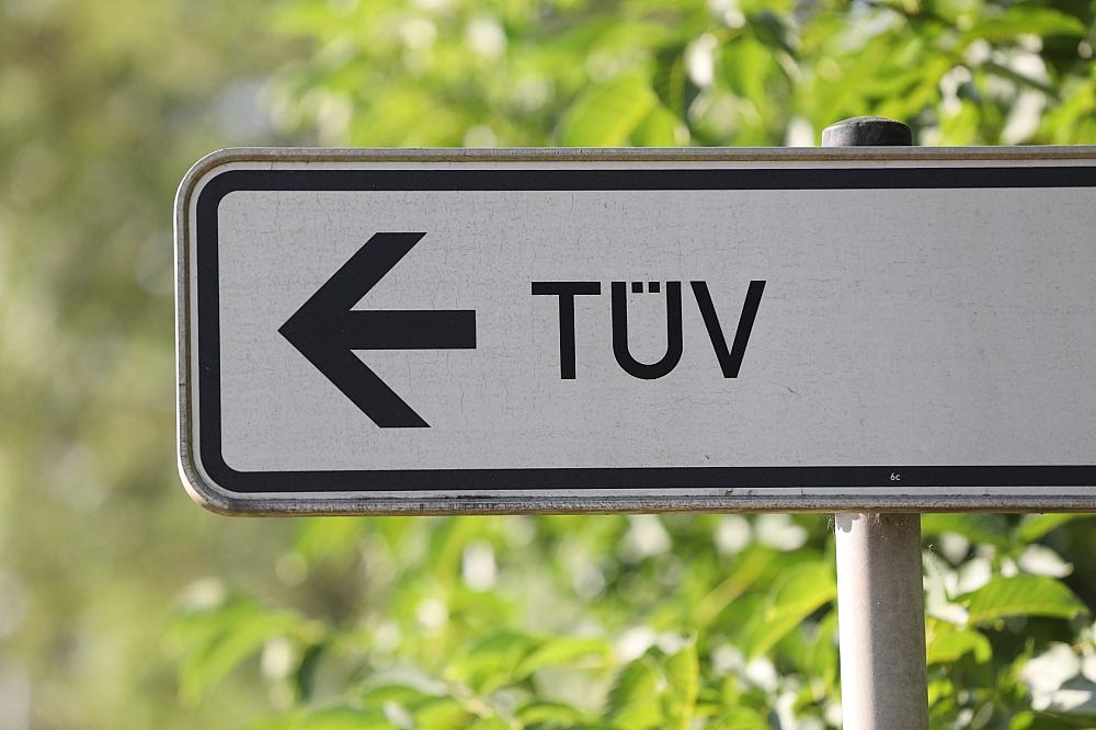 TÜV will Pflichtprüfung für KI-Sprachmodelle