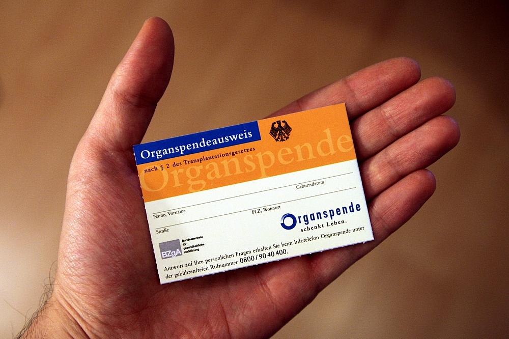 Berlins Ärztekammer-Präsident kritisiert Organspende-Kurs