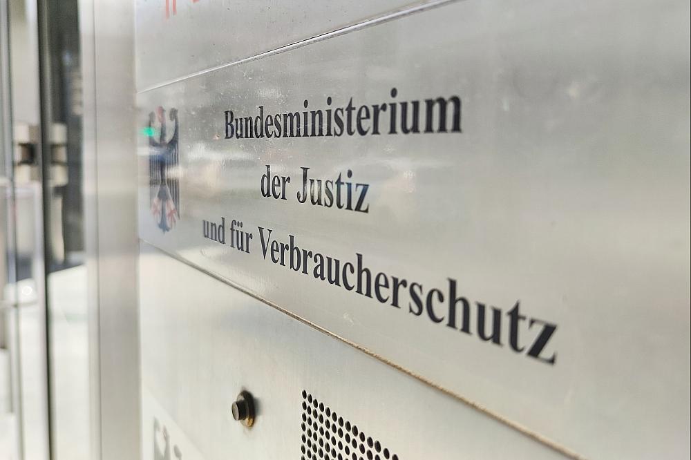 Regierung hält an Reform von Informationsfreiheitsgesetz fest