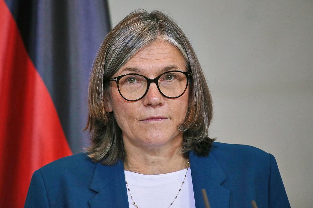 Vizechefin des VW-Aufsichtsrats zweifelt an Sparzielen