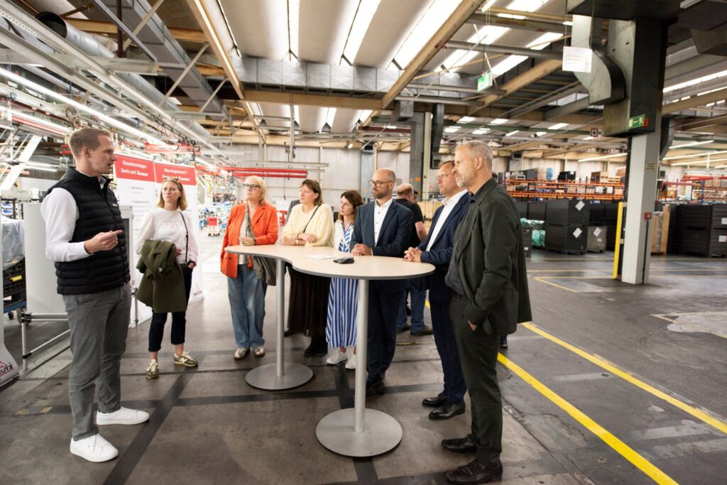 Gemeinderat startet Besuchsreihe bei DEUTZ im Donautal Symbolbild: Gemeinderat startet Besuchsreihe bei DEUTZ im Donautal