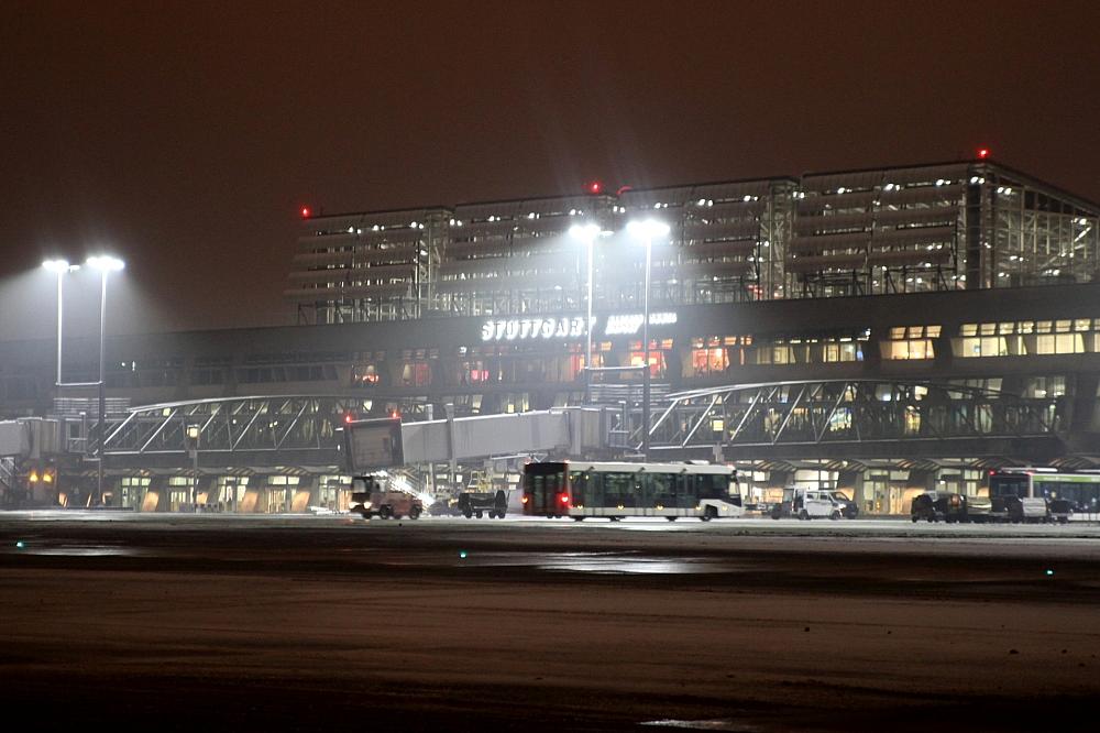 Betrieb am Flughafen Stuttgart vorübergehend ausgesetzt